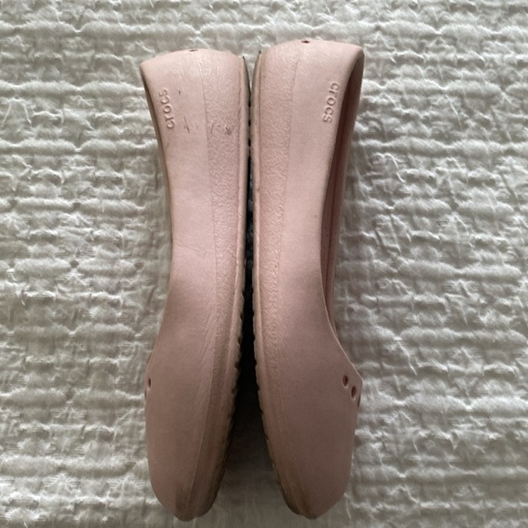 Crocs woman’s pink shoes size 8 - Picture 4 of 8